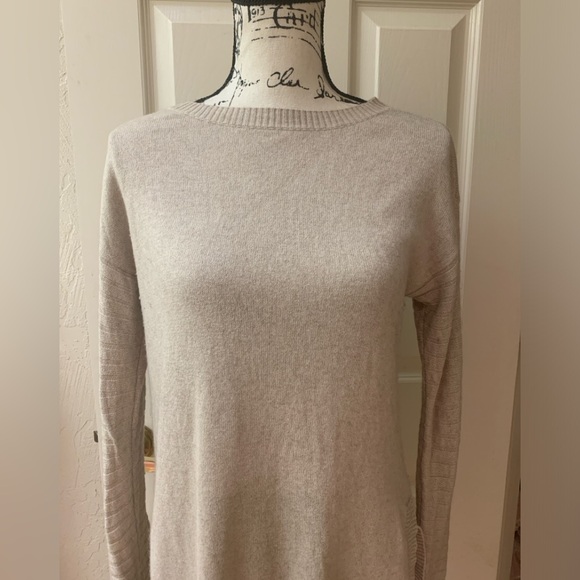 Michael Kors Cashmere Blend Tan Scooped Neck Sweater - Picture 2 of 7